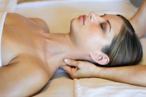 thyroid_problems_medical_massage